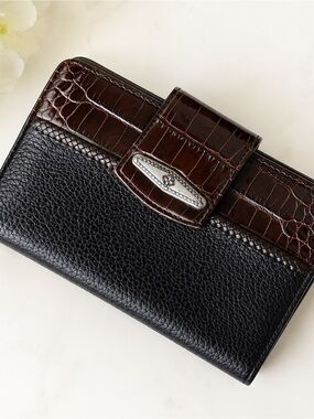 Brighton Vintage Croc Embossed Leather Wallet Equestrian Brown Black
